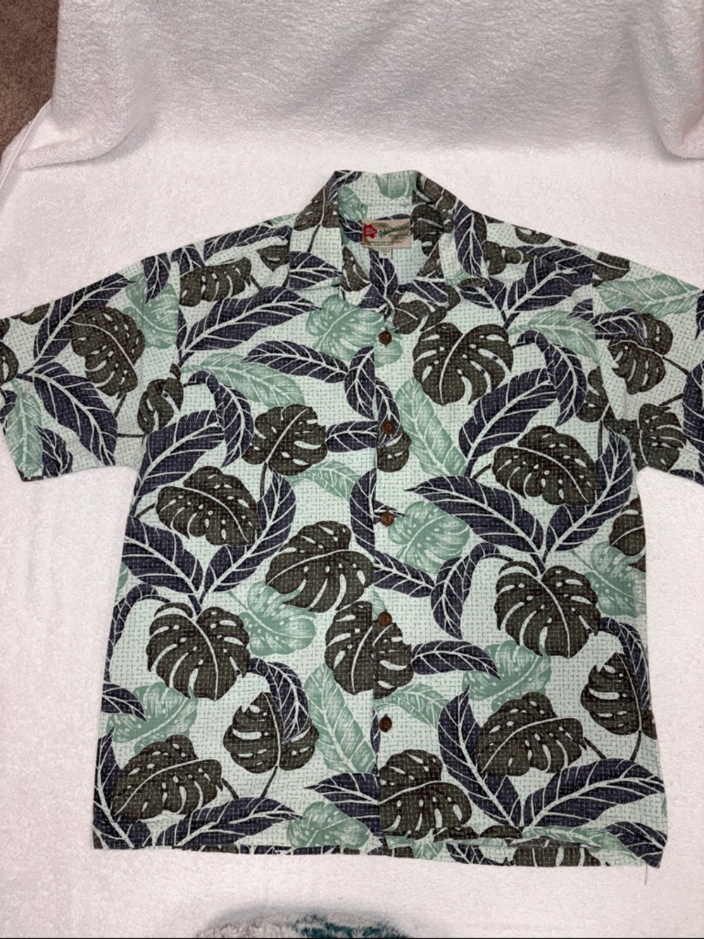 Hilo Hattie Mint Green Tropical Leaf Button-Down Shirt medium